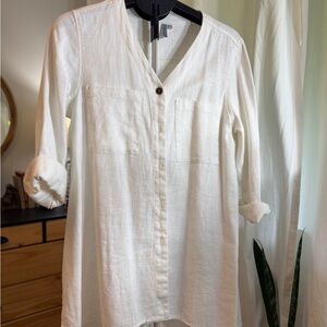 Lightweight White Long-Sleeve Button Front Tunic